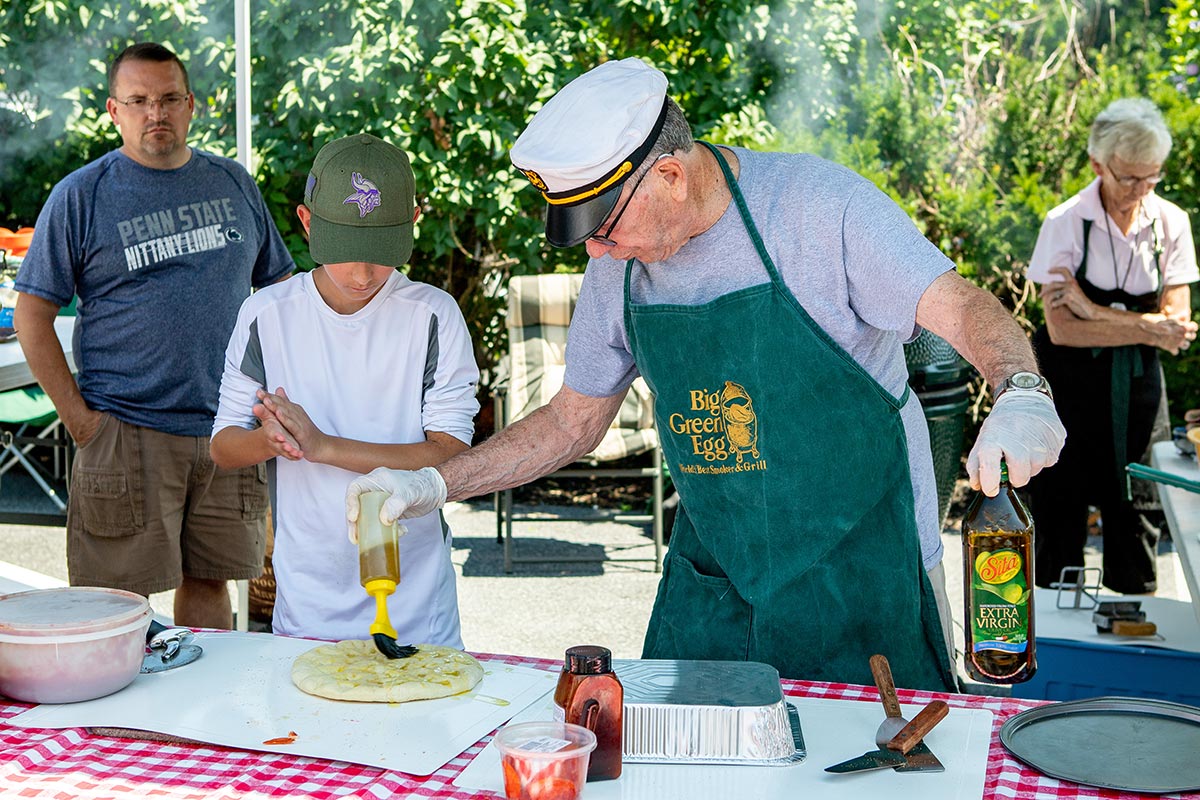 Grilled Pizza Recipe on the Big Green Egg