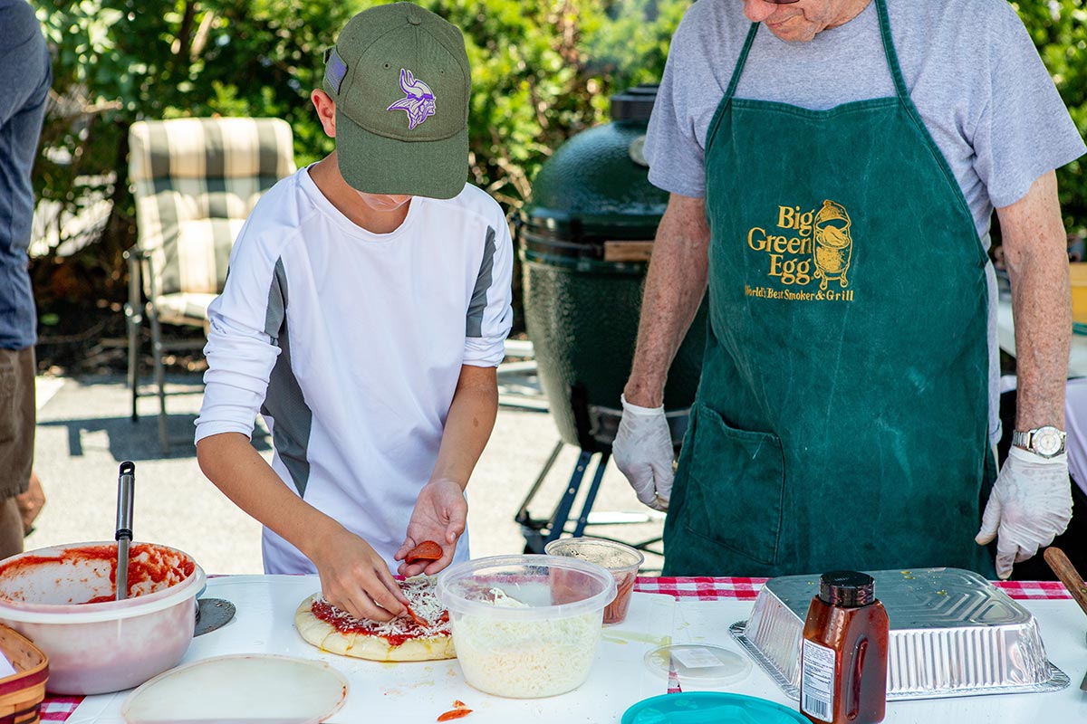 Grilled Pizza Recipe on the Big Green Egg