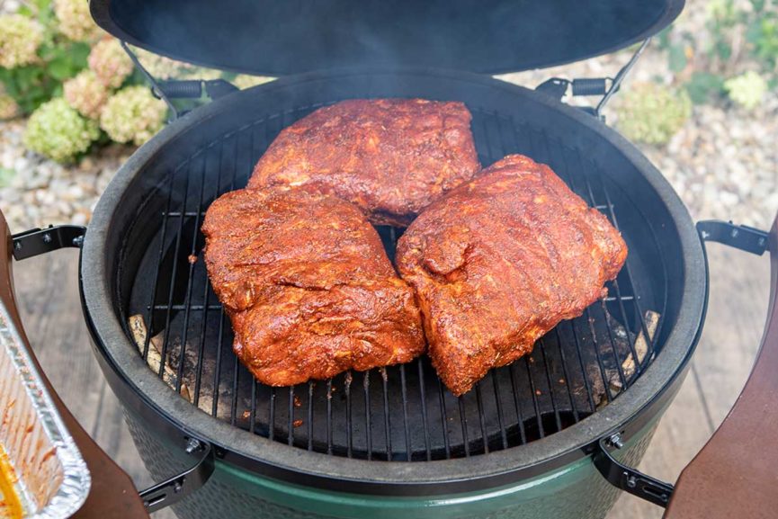 How to Smoke Pulled Pork on a Big Green Egg