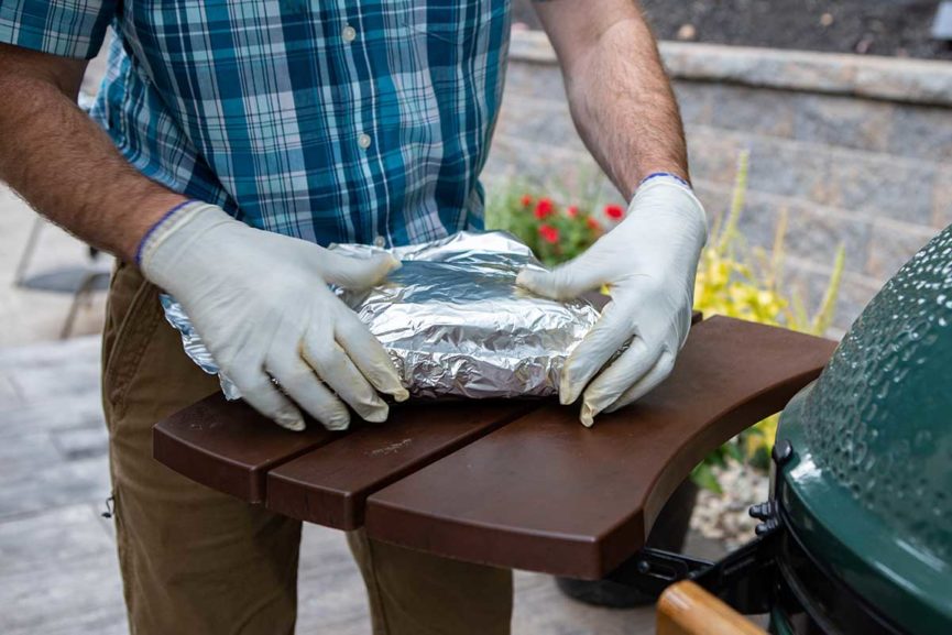 How to Smoke Pulled Pork on a Big Green Egg