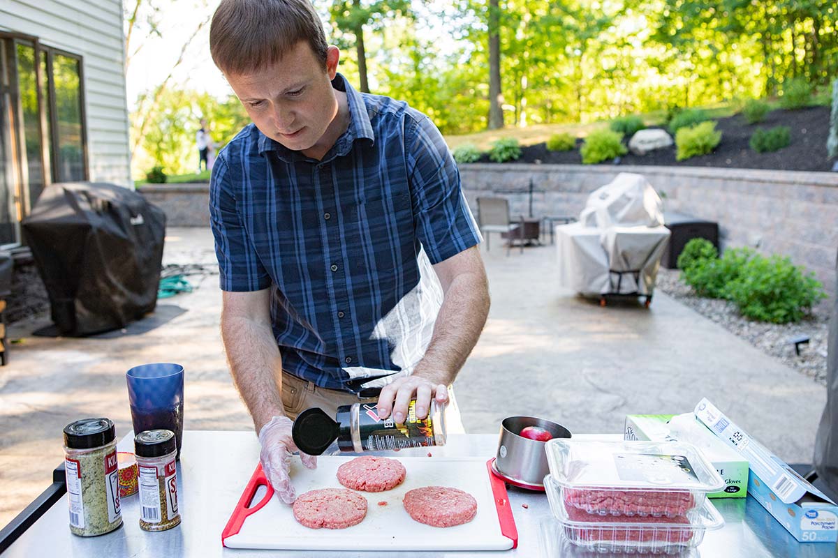 Seasoning Burger Patties