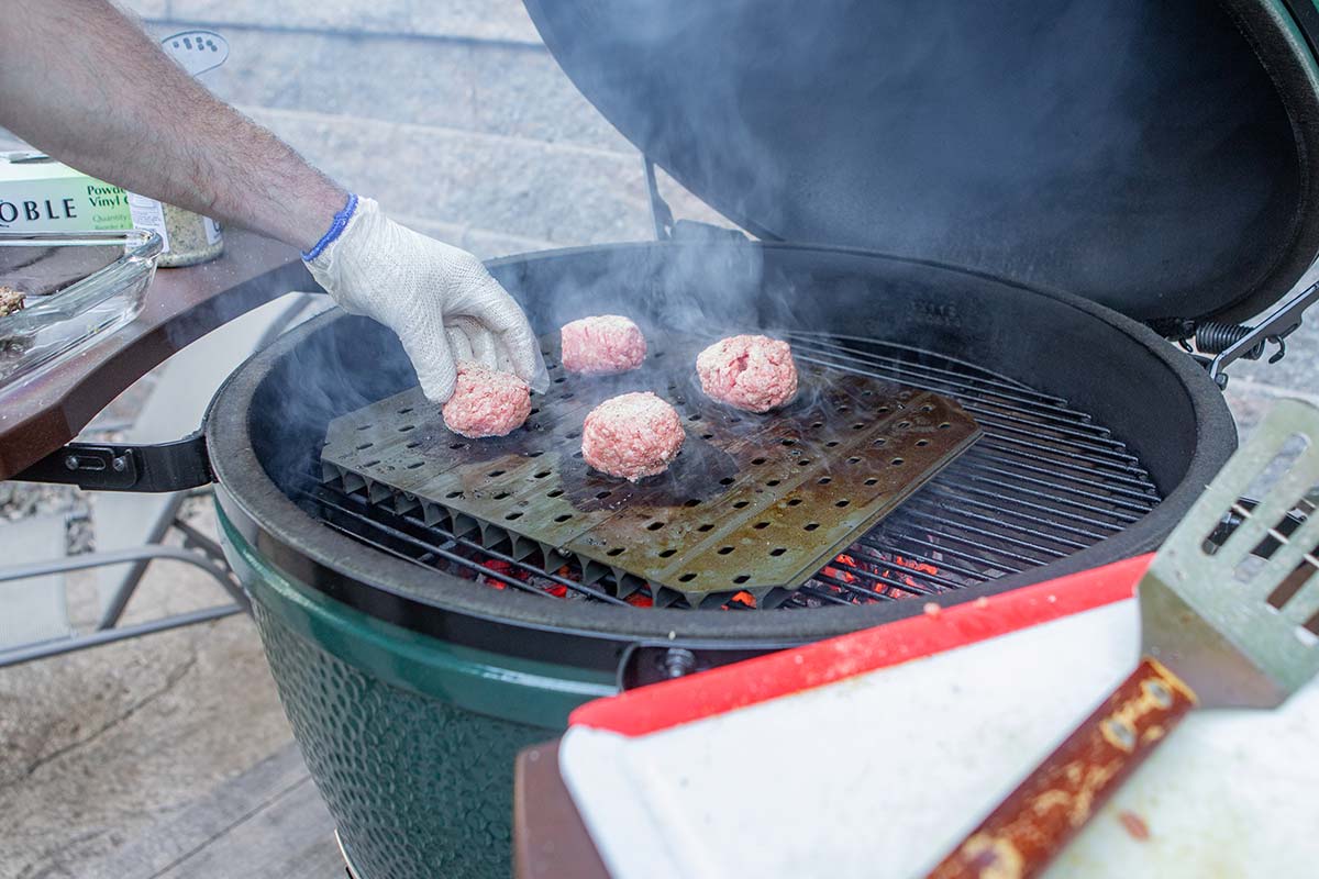 Grilling the Smashburgers