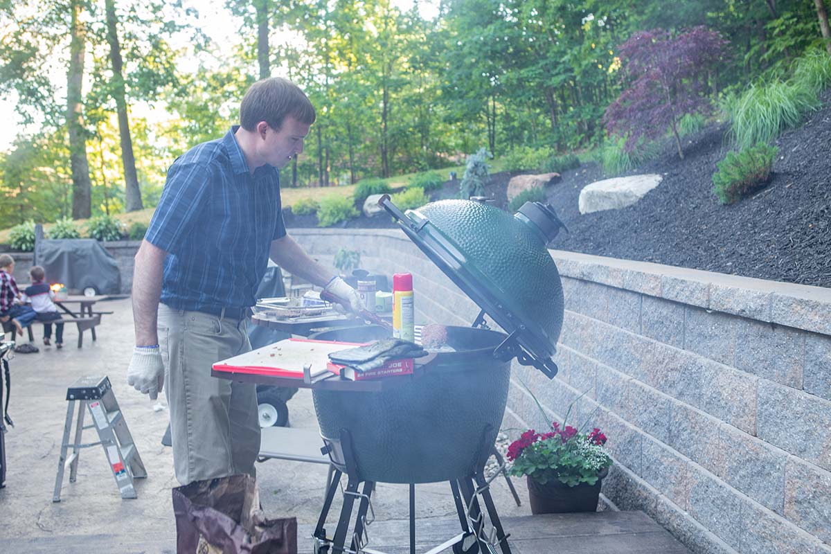 BGE Burgers - Lavern in Action