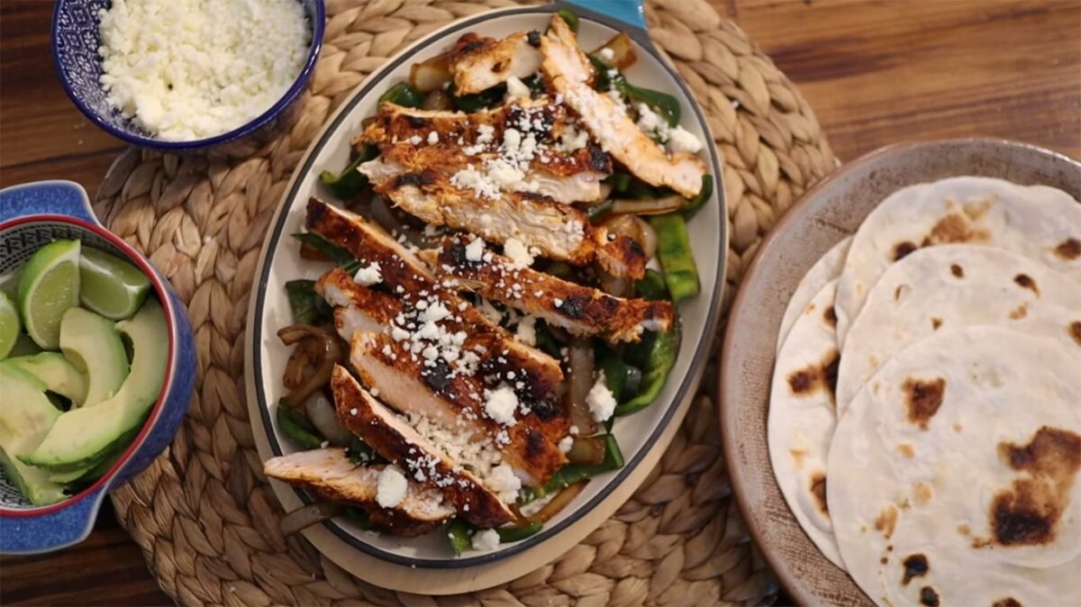 Easy Chili Lime Chicken Fajitas