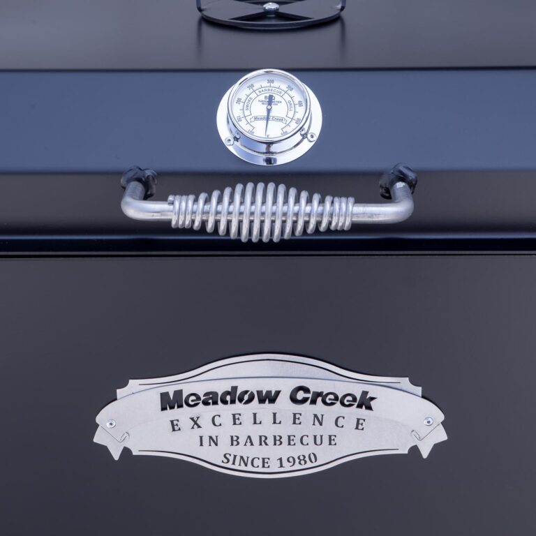 Stainless Steel Thermometer and Cool-to-the-Touch Handle on BBQ26S Lid