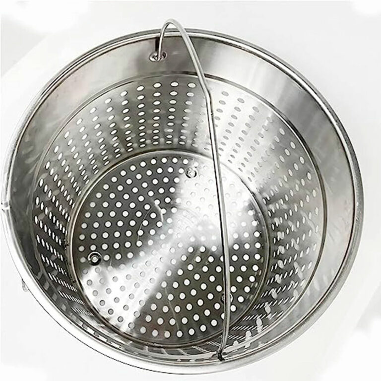 Bayou Classic Stainless Stockpot With Basket